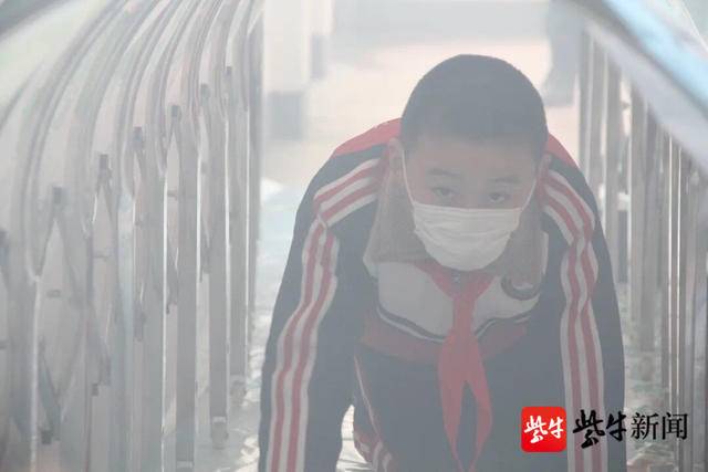 學(xué)生火災(zāi)煙霧逃生通道實(shí)地演練