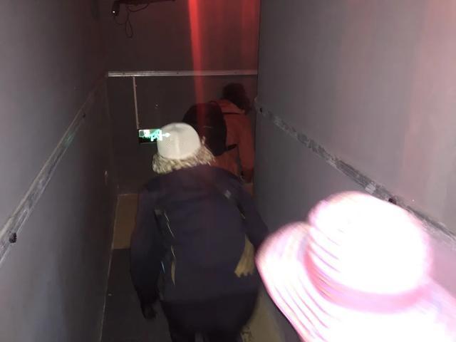 模擬逃生體驗(yàn)