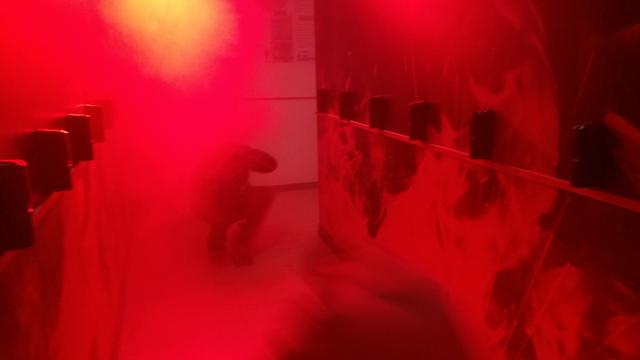 模擬火災消防逃生通道